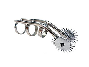 Rouge Pinwheel Cat Claw In Clamshell