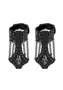 (Wd) Ouch! Skulls & Bones Hand W/ Skulls & Chains Black