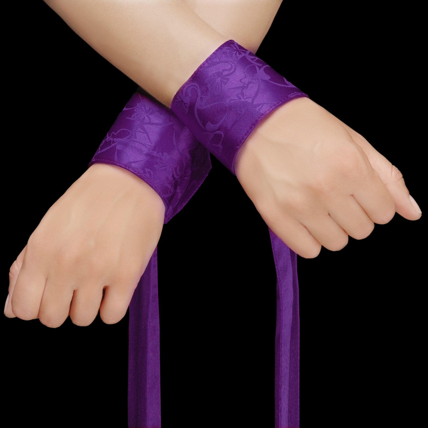 Lelo Etherea Silk Cuffs, Purple