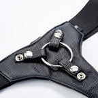 Ouch! Realistic - 7In- Strap-On - Black